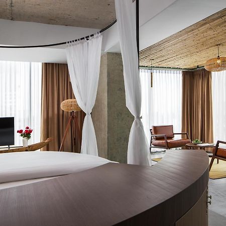 Cest La Vie Boutique Hotel Phnom Penh Exterior photo