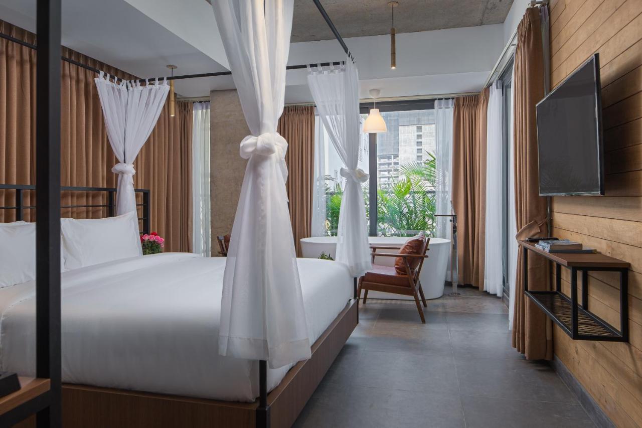 Cest La Vie Boutique Hotel Phnom Penh Exterior photo