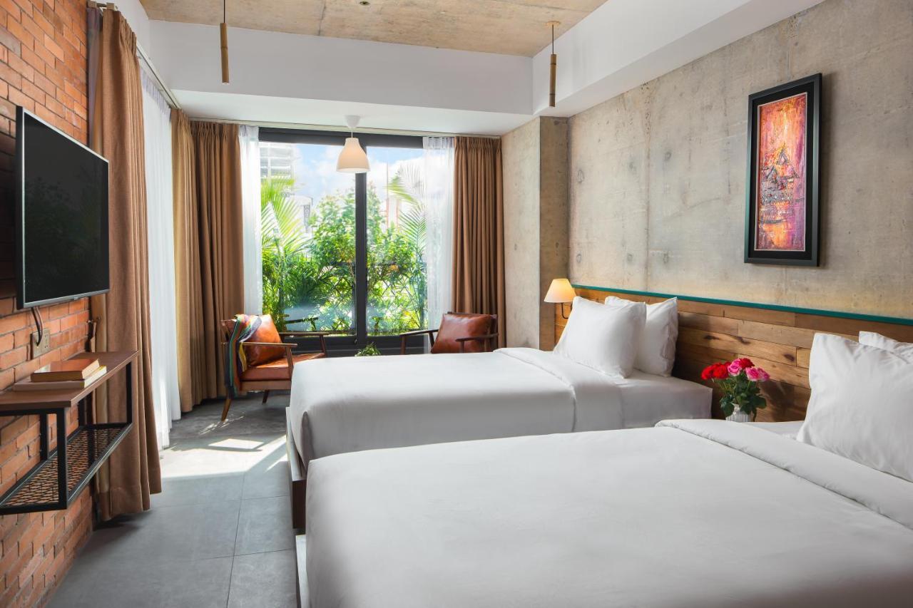 Cest La Vie Boutique Hotel Phnom Penh Exterior photo