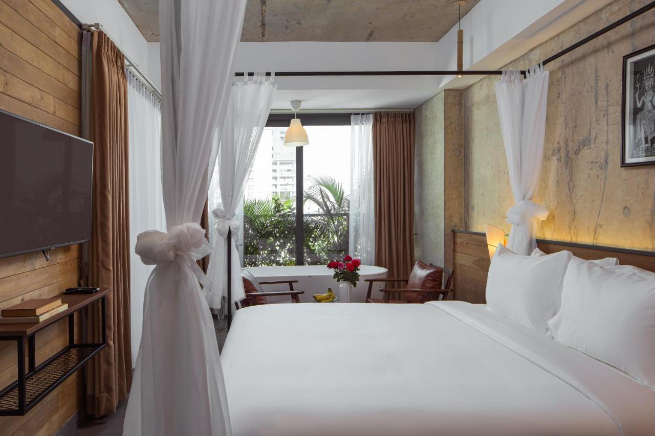 Cest La Vie Boutique Hotel Phnom Penh Exterior photo